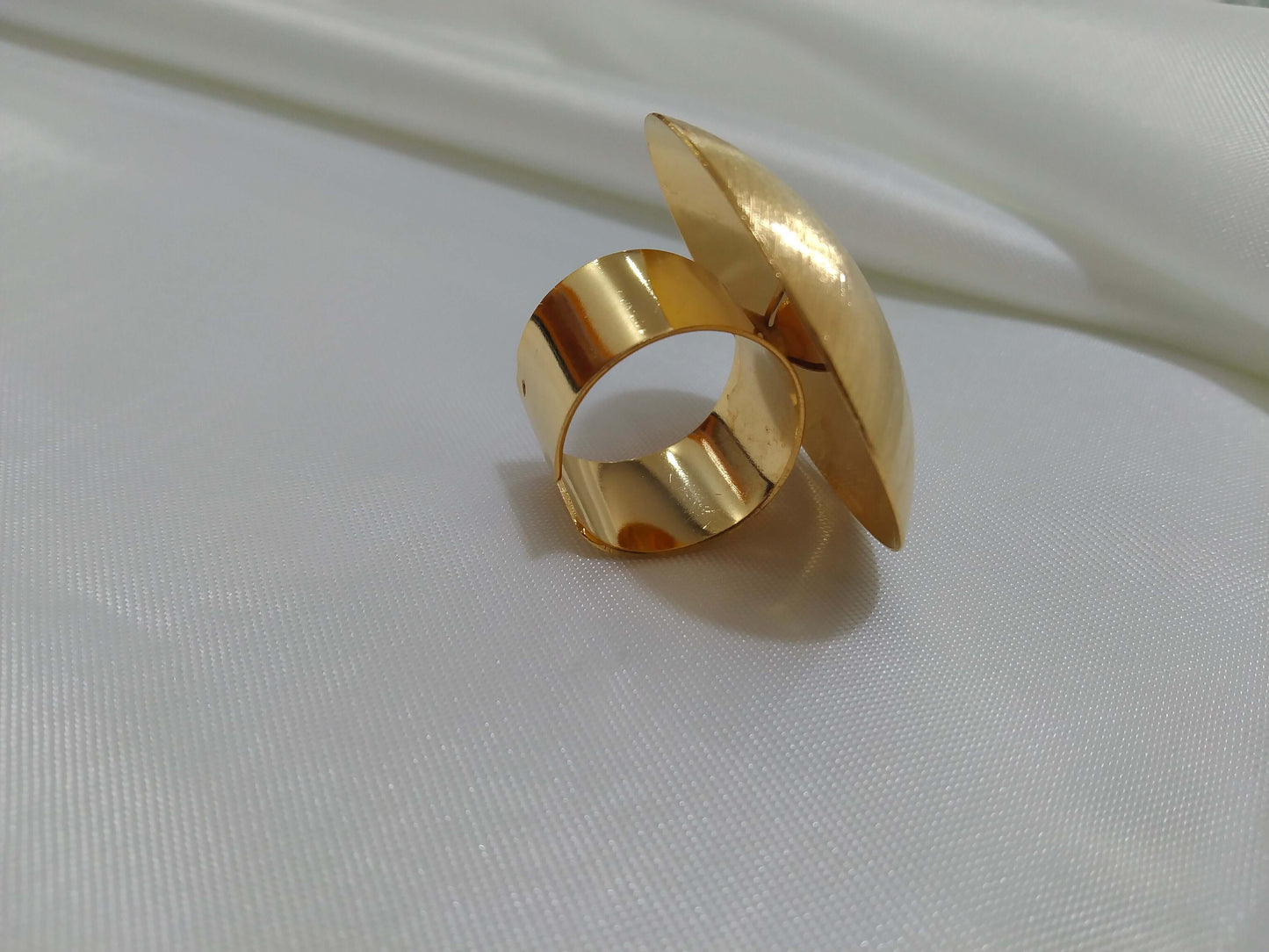 Ladies ring in bronze with 24k gold plating