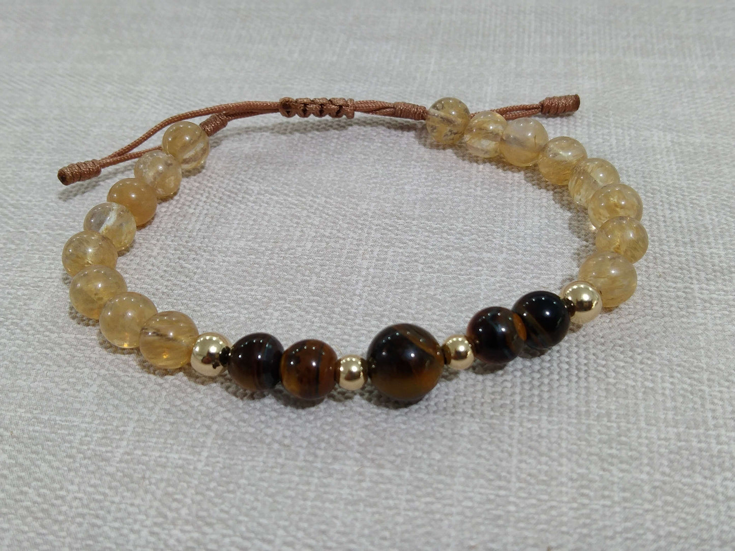 Bracelet homme oeil de tigre et citrine : Style et bien-être en un seul accessoire