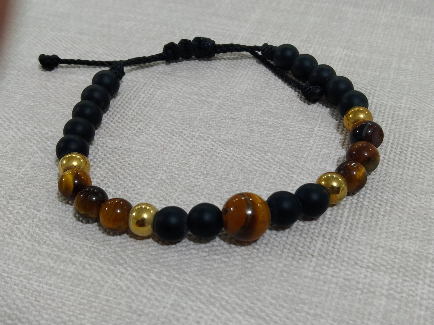 Pulsera Onix Mate y Ojo de Tigre para Hombre: Fuerza y Estilo en una sola pieza