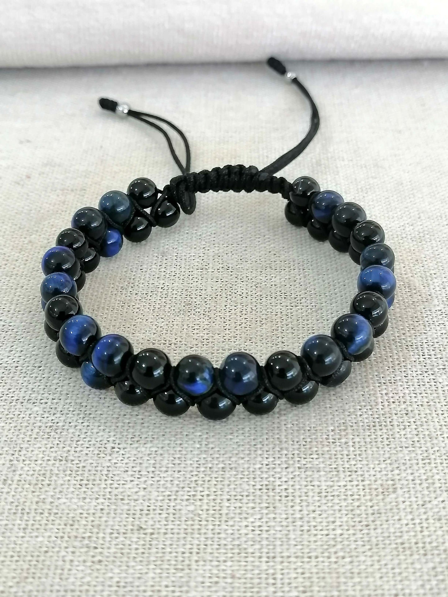 Men's bracelets made of natural stones: Style and Protection in Harmony