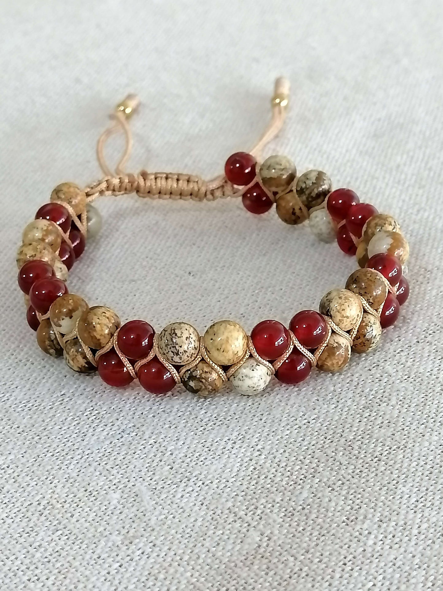 Men's bracelets made of natural stones: Style and Protection in Harmony