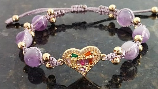 Pulsera de Amatista hecha a mano con Corazón de oro y rodio un regalo unico y especial