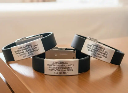 Pulsera de alerta médica en neopreno y acero, personalizable, con información vital para emergencias.